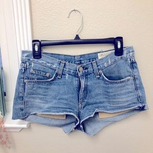 These Rag and Bone size 25 shorts-looks fantastic on!!